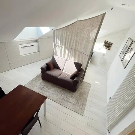 Chic Retreat Apartament *